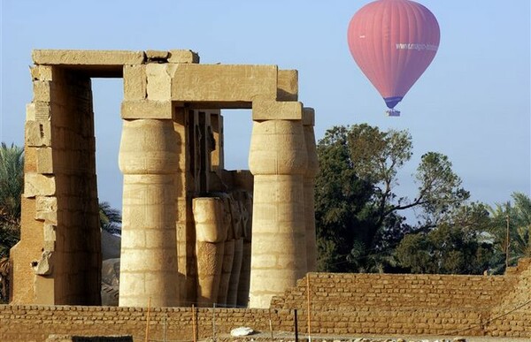 19 νεκροί από πτώση αερόστατου στην Αίγυπτο