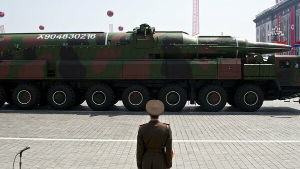 Επικίνδυνες εξελίξεις: Η Β. Κορέα έθεσε σε ετοιμότητα τους πυραύλους της