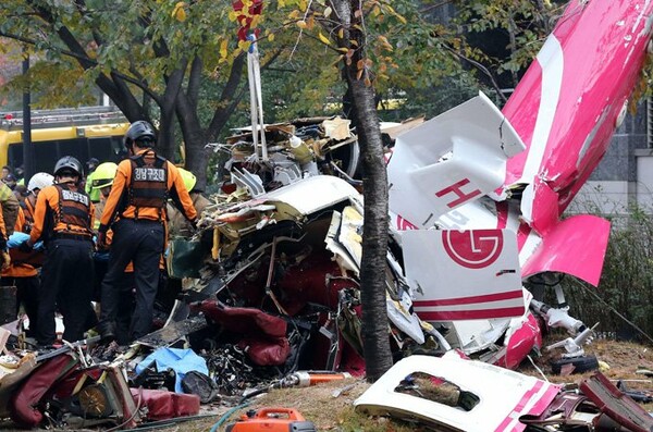 Ελικόπτερο προσέκρουσε σε ουρανοξύστη στο κέντρο της Σεούλ