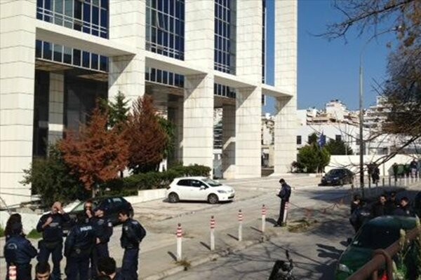 Αναστάστωση στο Εφετείο από τηλεφωνήματα για βόμβα