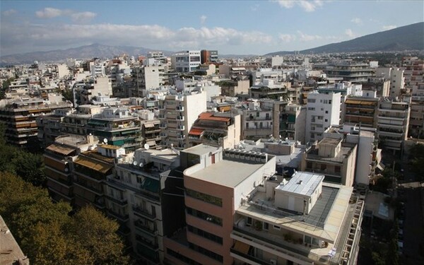 Πρώτη στην Ευρώπη η Ελλάδα στη φορολογία ακινήτων