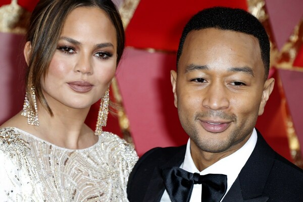 Γιατί η Chrissy Teigen αποφάσισε να μποϊκοτάρει τους Dolce & Gabbana