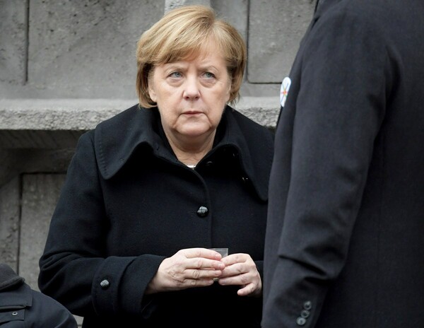 Γερμανία: Ξεκινούν οι κρίσιμες διερευνητικές επαφές της Μέρκελ με το SPD