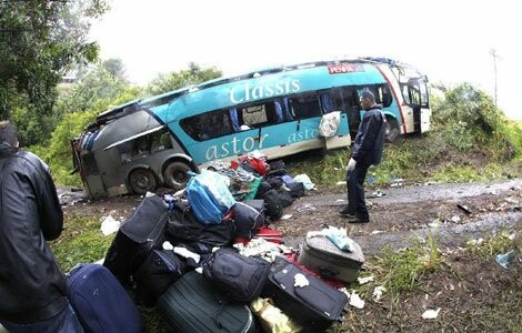 15 άνθρωποι έχασαν τη ζωή τους από πτώση λεωφορείου σε χαράδρα