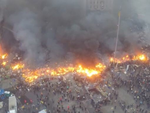 Οι οδομαχίες και τα επεισόδια στο Κίεβο όπως τις καταγράφουν τα drones