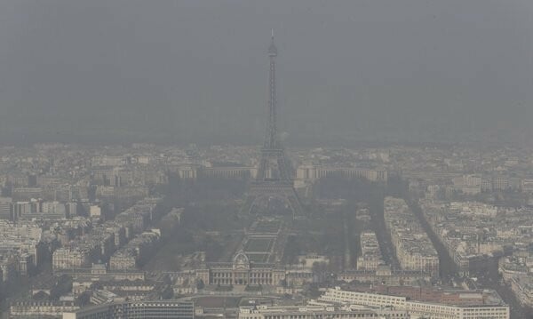 Παρίσι: Δωρεάν μετακίνηση λόγω ρύπανσης