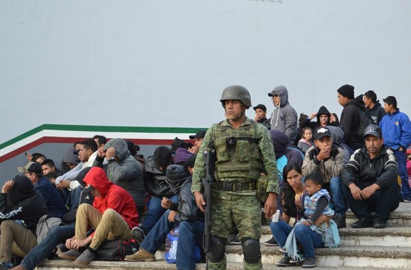 Μεξικό: Πάνω από 300 μετανάστες ταξίδευαν υπό άθλιες συνθήκες με προορισμό τις ΗΠΑ