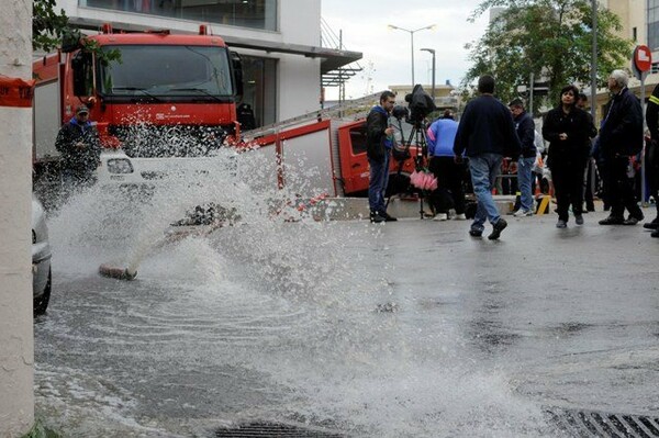 586,94 ευρώ ανά νοικοκυριό για τους πλημμυροπαθείς της Αττικής