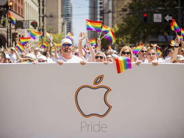 5.000 εργαζόμενοι της Apple έλαβαν μέρος στο Gay Pride