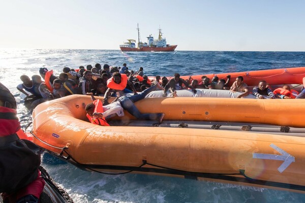 Συγκλονιστικές φωτογραφίες από το νέο ναυάγιο στη Μεσόγειο