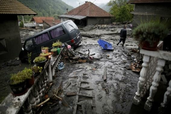 Σερβία: Αντιμέτωπη με τις συνέπειες της μεγαλύτερης ίσως φυσικής καταστροφής στην ιστορία της