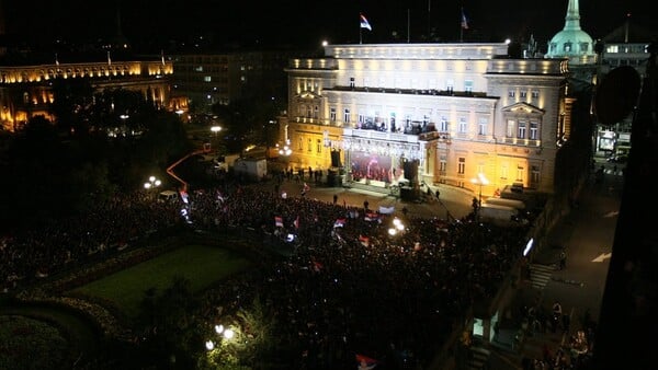 Σερβία: Υποδοχή ηρώων από χιλιάδες κόσμου για την εθνική Σερβίας