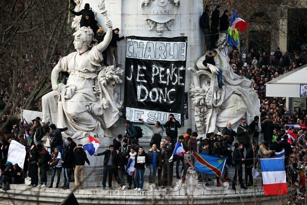 Oι εκατομμύρια "Charlie" στους δρόμους του Παρισιού