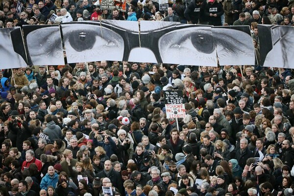 Oι εκατομμύρια "Charlie" στους δρόμους του Παρισιού