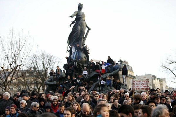 Oι εκατομμύρια "Charlie" στους δρόμους του Παρισιού