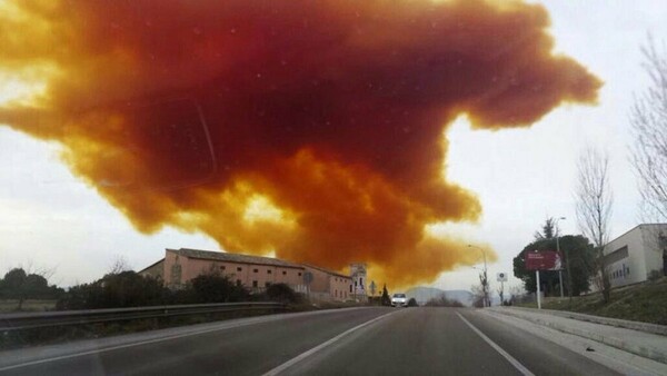 Πορτοκαλί τοξικό νέφος έχει αναστατώσει την Ισπανία