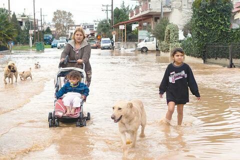 Ένας νεκρός στη βόρεια Ελλάδα από την κακοκαιρία