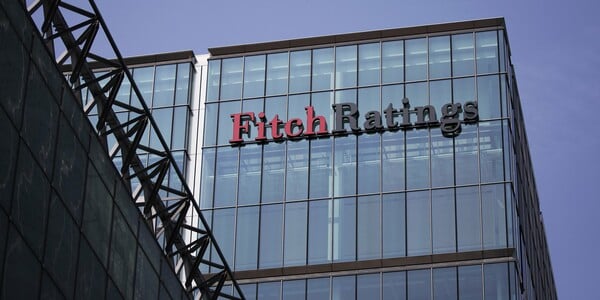 Fitch: Ο κίνδυνος Grexit παραμένει αλλά δεν τρομάζει