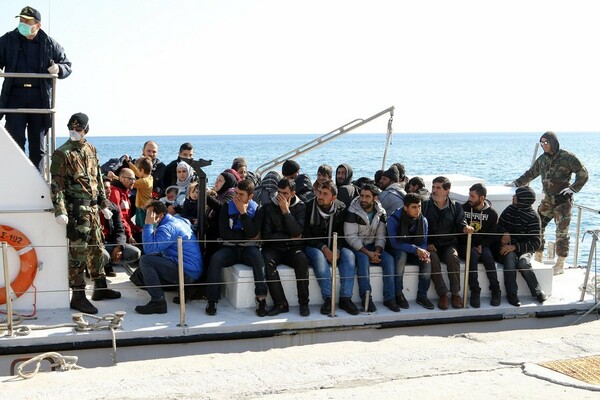 10.445 οι παράτυποι μετανάστες στην Ελλάδα το πρώτο τρίμηνο του 2015