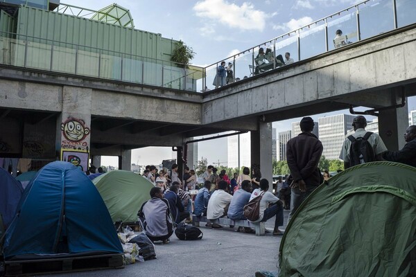 Γαλλία και Γερμανία προειδοποιούν για νέο κύμα μετανάστευσης αν κλιμακωθούν οι συρράξεις στη Συρία