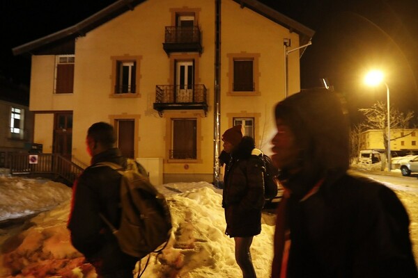 Γάλλοι τελωνειακοί μπήκαν σε κέντρο προσφύγων σε ιταλικό έδαφος
