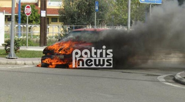 Αυτοκίνητο στον Πύργο πήρε φωτιά εν κινήσει