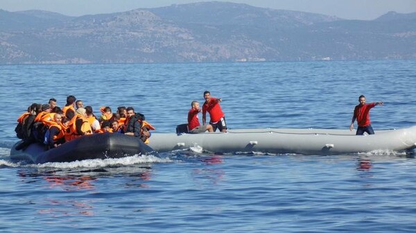 Διακόσιοι πρόσφυγες έφτασαν σε ένα μόνο 24ωρο στη Χίο