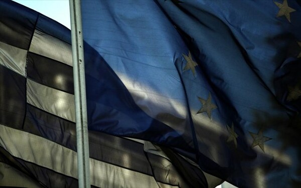 «Πολύ μαύρη ημέρα για την Ελλάδα, η ημέρα εξόδου από το ευρώ»