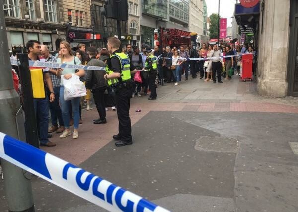 Εκκενώθηκε ο σταθμός Holborn του Λονδίνου έπειτα από αναφορές για άνδρα με μαχαίρι