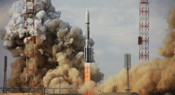 Πύραυλος που μετέφερε δορυφόρο συνετρίβη στην Σιβηρία λίγο μετά την εκτόξευσή του