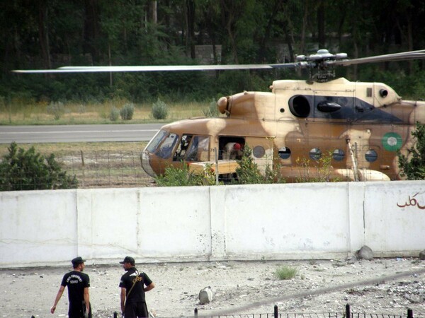 Οι Ταλιμπάν ανέλαβαν την ευθύνη για τη συντριβή του ελικοπτέρου με τους διπλωμάτες