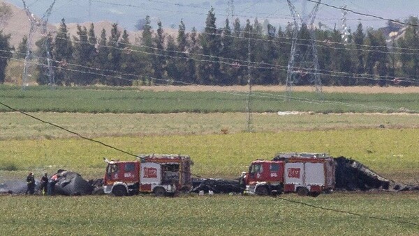 Τουλάχιστον 3 νεκροί από τη συντριβή στρατιωτικού αεροσκάφους στη Σεβίλλη