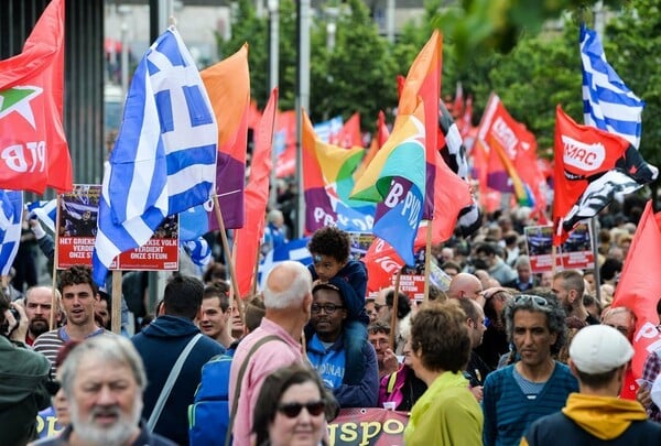 Διαδήλωση αλληλεγγύης προς την Ελλάδα στις Βρυξέλλες