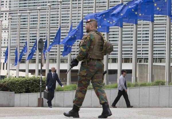 Πρόταση Κομισιόν για τριπλασιασμό δαπανών σε μετανάστευση και άμυνα στον νέο προϋπολογισμό της ΕΕ