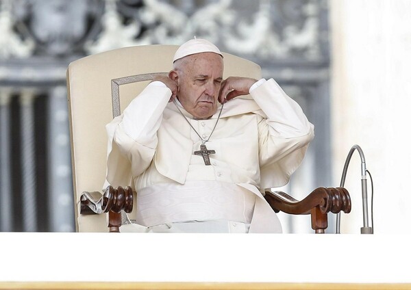 Ο Πάπας Φραγκίσκος καταδικάζει τη σφαγή στη Γάζα και κάνει έκκληση για διάλογο