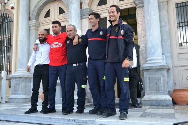 Αθωώθηκαν τα μέλη των ξένων ΜΚΟ για μεταφορά μεταναστών στην Ελλάδα