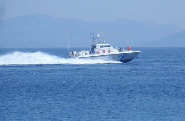 Πυρκαγιά σε ιστιοφόρο στο Πόρτο Ράφτη