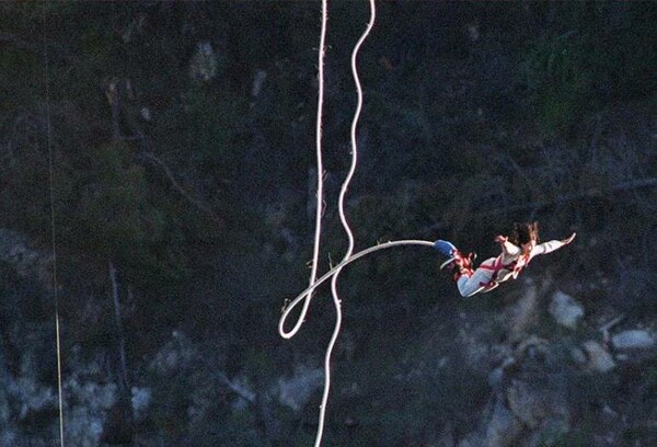 Νεκρή 17χρονη μετά από bungee jumping