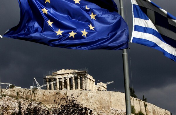 Bloomberg: To αργότερο μέχρι τη Δευτέρα θέλει συμφωνία ο Γιούνκερ