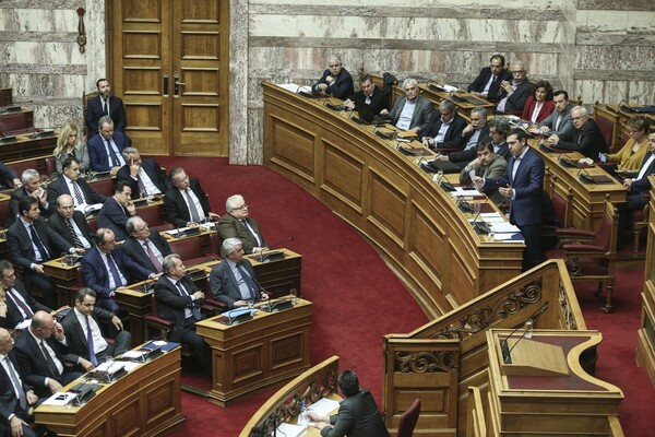 Στη Βουλή η συζήτηση για την τέταρτη αξιολόγηση - Οι πιθανές ημερομηνίες