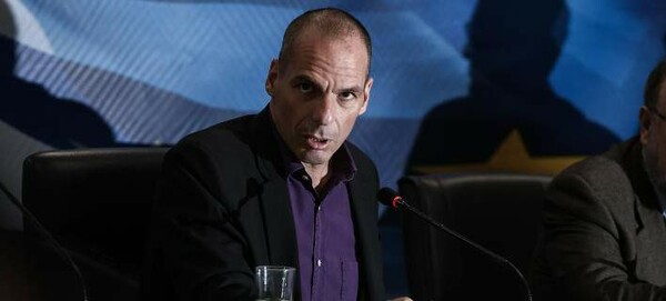 Βαρουφάκης: Αντιμετωπίζουμε ένα νέο πραξικόπημα, όχι με τανκς αλλά με τράπεζες