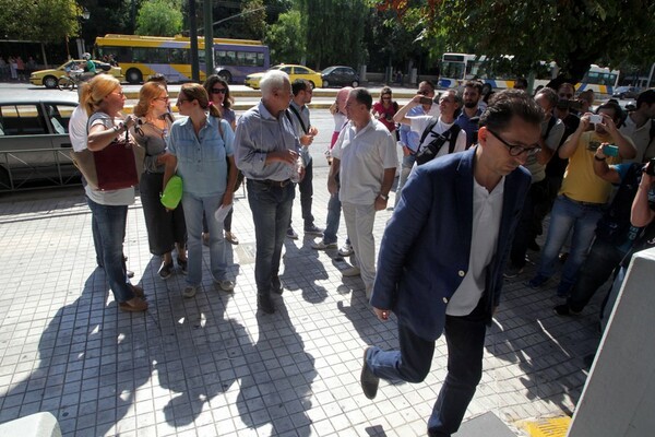 Οι συμβασιούχοι στο κανάλι της Βουλής επέστρεψαν σήμερα στα γραφεία τους