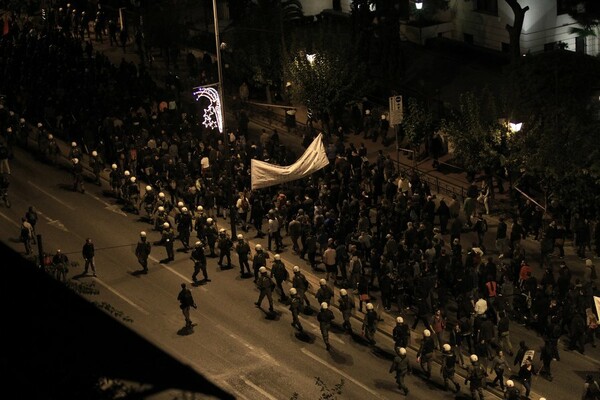 Με συνθήματα για τους τζιχαντιστές η πορεία για το Πολυτεχνείο