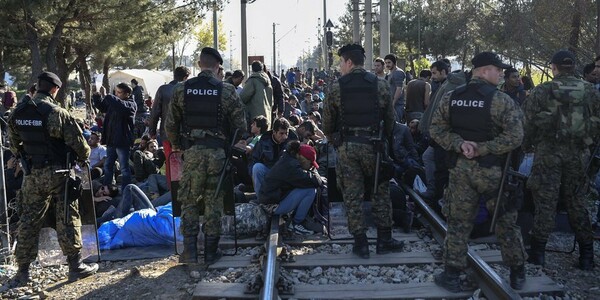 «Βουλιάζει» από πρόσφυγες η Ειδομένη- Κλειστή η ουδέτερη ζώνη Ελλάδας-ΠΓΔΜ