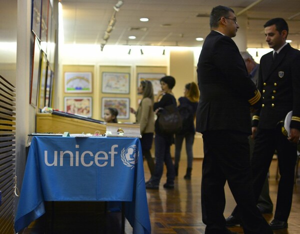 Η UNICEF βράβευσε το Λιμενικό Σώμα για τη "διάσωση και προστασία παιδιών προσφύγων"