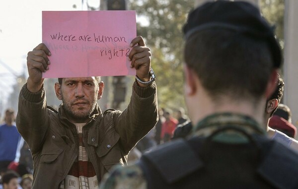 «Βουλιάζει» από πρόσφυγες η Ειδομένη- Κλειστή η ουδέτερη ζώνη Ελλάδας-ΠΓΔΜ