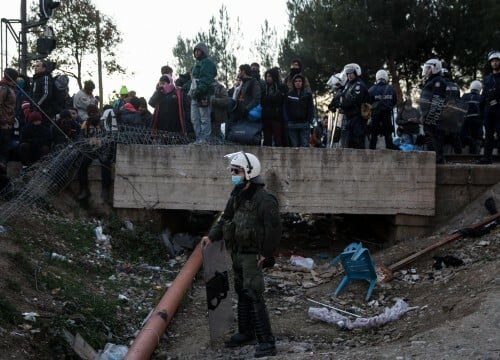 ΕΣΗΕΜΘ: Επιχείρηση φίμωσης Τύπου από την ΕΛΑΣ στην Ειδομένη