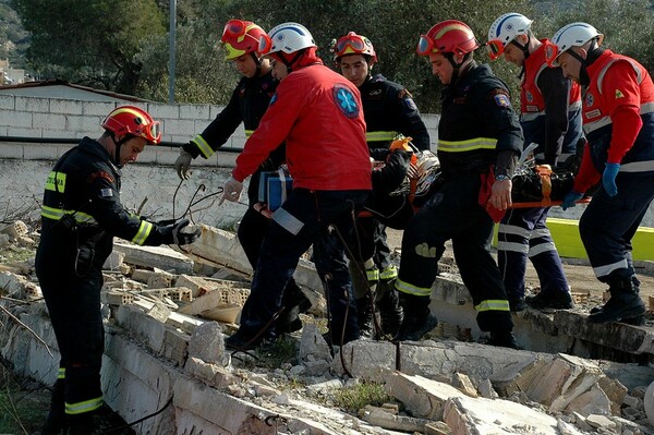 H EMAK ψάχνει μέσα σε αγωγούς για την αγνοούμενη γυναίκα στο Καματερό