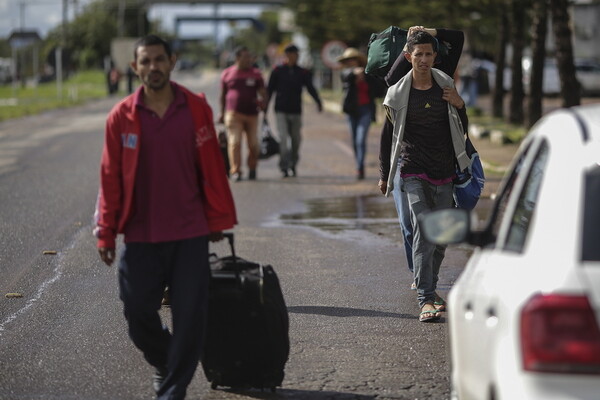 Η Βραζιλία ανοίγει ξανά τα σύνορά της για τους μετανάστες από τη Βενεζουέλα