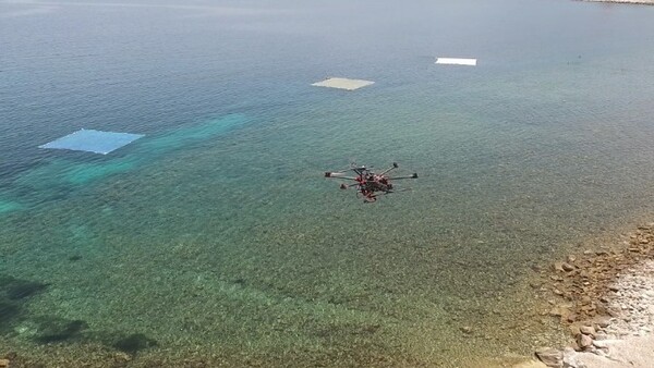 Το Πανεπιστήμιο Αιγαίου επιστρατεύει drones και δορυφόρους για να εντοπίσει τα πλαστικά στις θάλασσες